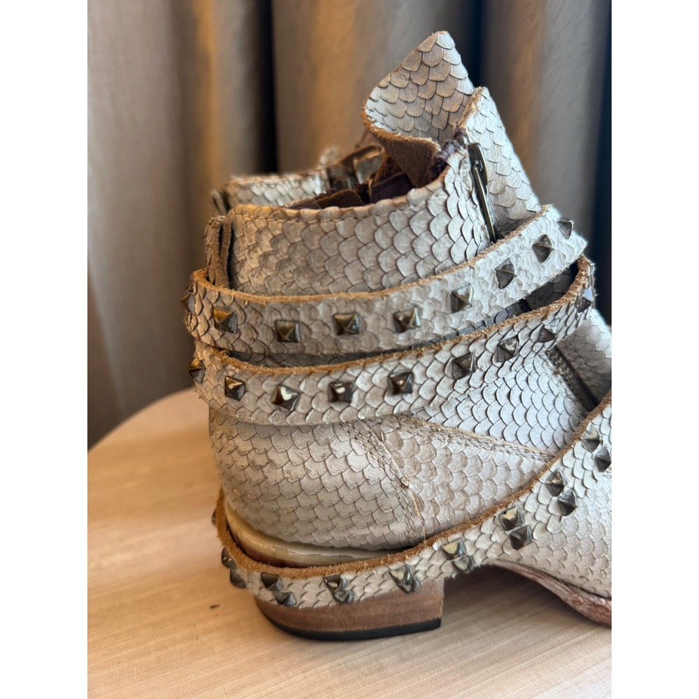 Freebird Truth Womens 7 Snakeskin Studded Leather Ankle Boots Bone Square Toe - Picture 3 of 8